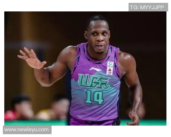 费尔斯表现低迷15投仅5中贡献13分5篮板3助攻全队最低正负值10